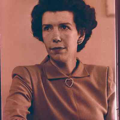 Mrs. Wellington Cummer