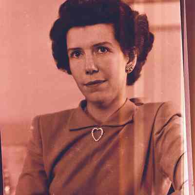 Mrs. Wellington Cummer