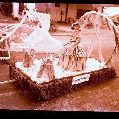 Welcome Day Floats