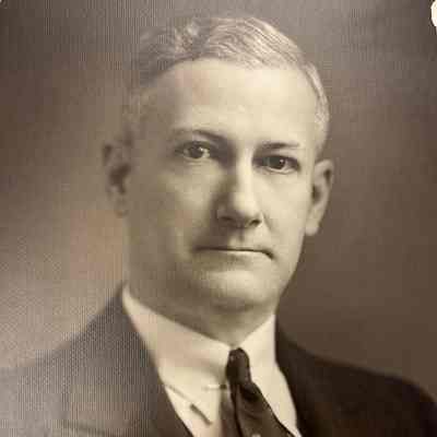Booth, Lee M.