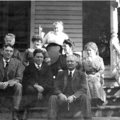 Merrill family photo in East Jacksonville, 1910s.