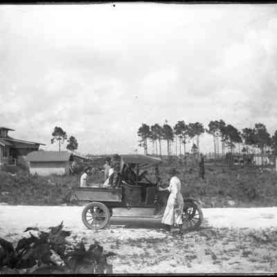 Cox family in truck, Miami/GP1.853