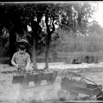 Scott child at Fishweir Creek/GP1.949