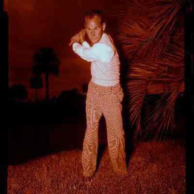 Man Golfing "7"