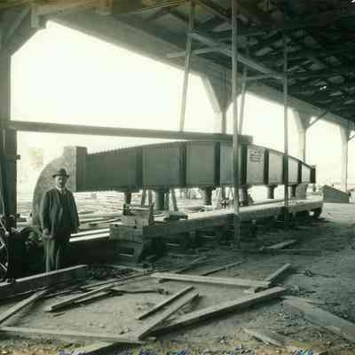 Fabricating plant under construction, 1916.