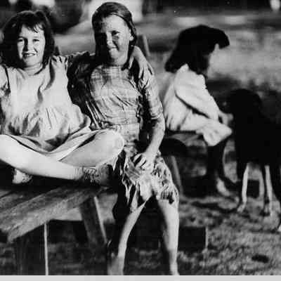 Benching, 1915