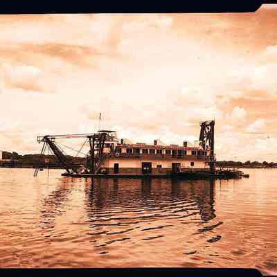 US Engineers on boat Hallendale