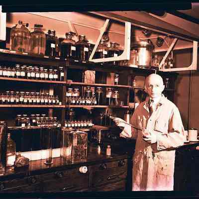 Dr. Melvin DeGroote