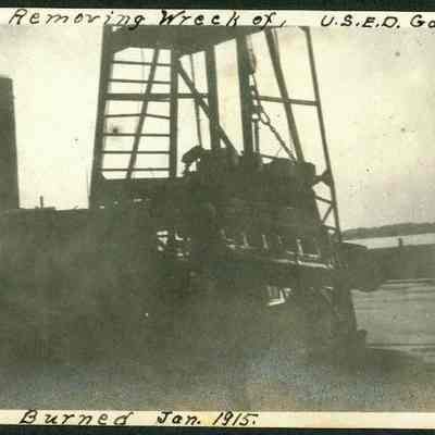 Removing wreck of tug Perry