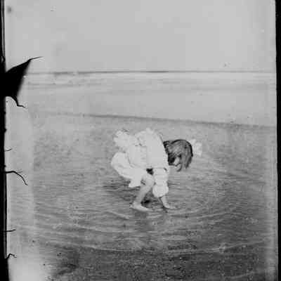 Cordelia Durkee at he beach/GP1.1592