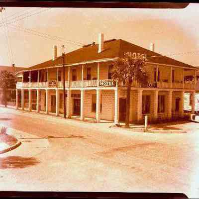 Carolyn Hotel