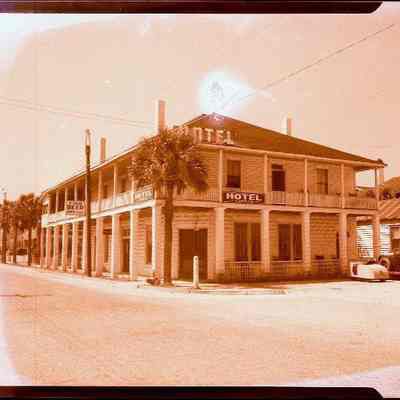 Carolyn Hotel