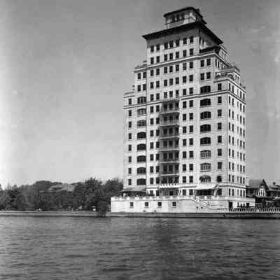 Park Lane Apartments