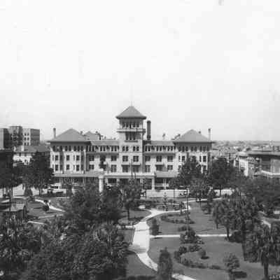 The Windsor Hotel & Hemming Park, 1910s.