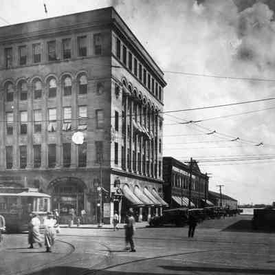 Forsyth Street looking west, 1910s.