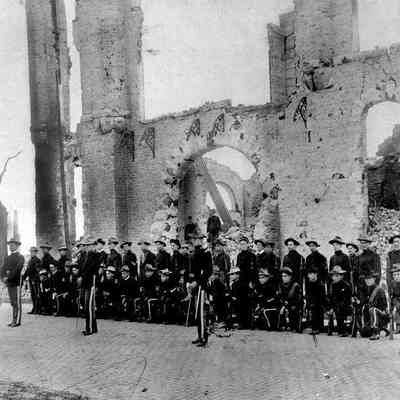 Jacksonville Light Infantry posed by the Armory