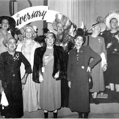 Ladies, Please!: Cohen's fashion show