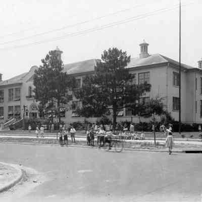 West Riverside School