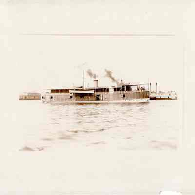 Vagabondia on the St. Johns River in 1925.