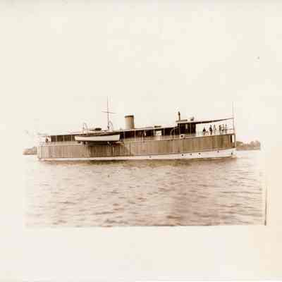 Vagabondia on the St. Johns River in 1925.