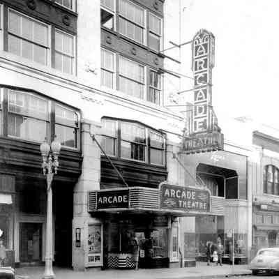 Two Ways to Enter: Arcade Theatre Forsyth Street entrance
