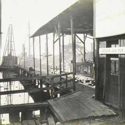 Docks Foot Laura Street