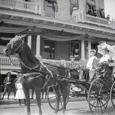 Windsor Hotel and Carriage, 1903