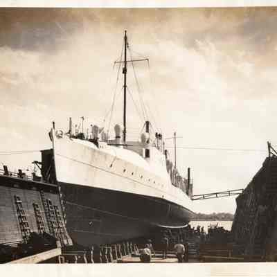 M.S. "Worden" at the Merrill-Stevens Dry Dock & Repair Co. in 1939.
