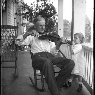 Violin player/GP1.2293