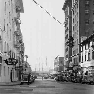 Aragon Hotel