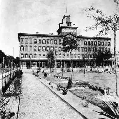 Grand National Hotel