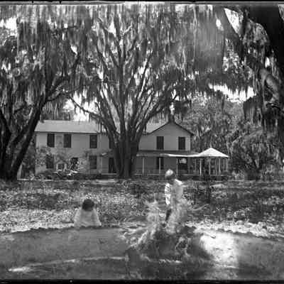 Durkee children & home, Empire Point/GP1.186