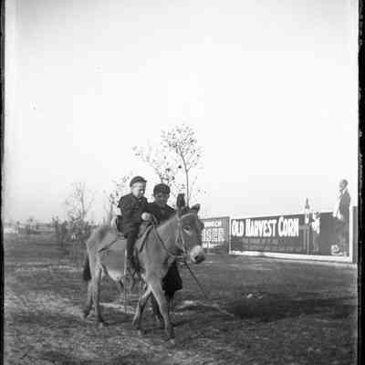Dixieland Park burro ride/GP1.2522
