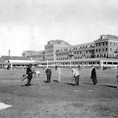 Good Sports: Continental Hotel promenade and golfers at Atlantic Beach