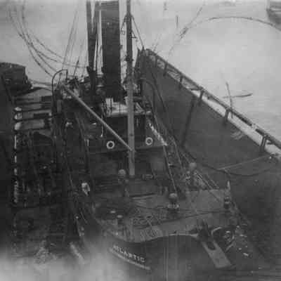 "Atlantic" of the North American Dredging Co. in the Merrill-Stevens docks