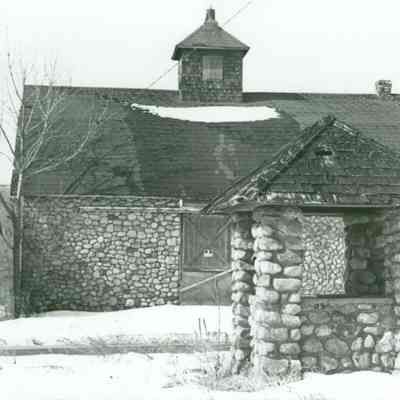 Pelz Barn
