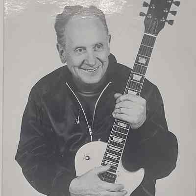 Les Paul with Guitar