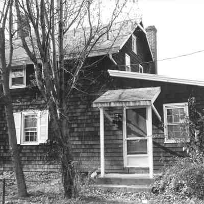 Railroad Avenue House, West Mahwah