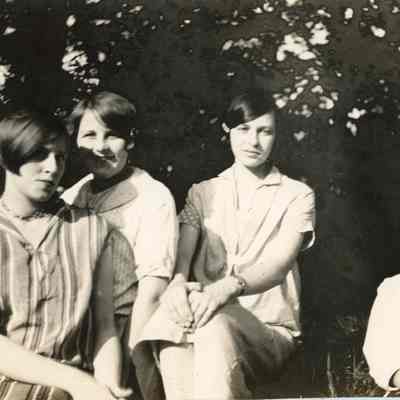 Henrietta Morriss and friends