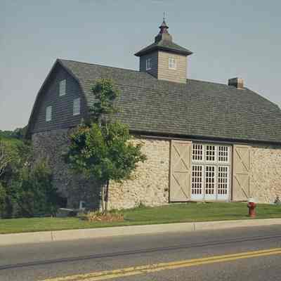 Pelz Barn