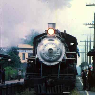 Riders admire #148 at Station