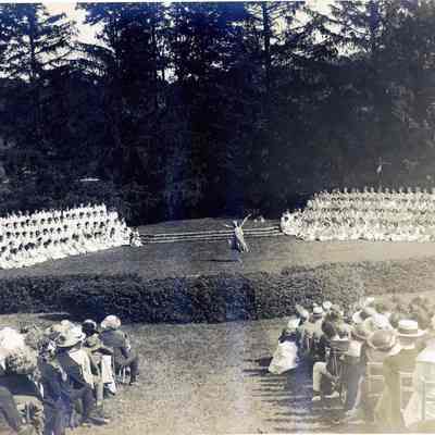 Vassar College graduation, 1902, Open-air dance