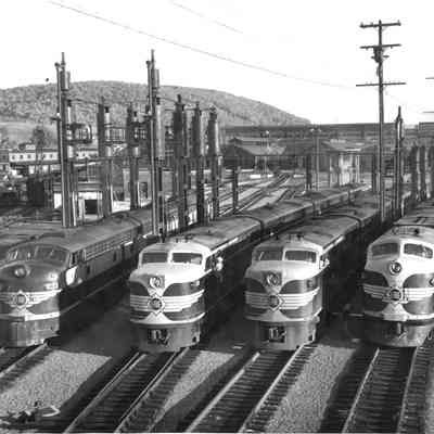 Erie Lackawanna #833, #725, FA#1 and F7 in railroad yard