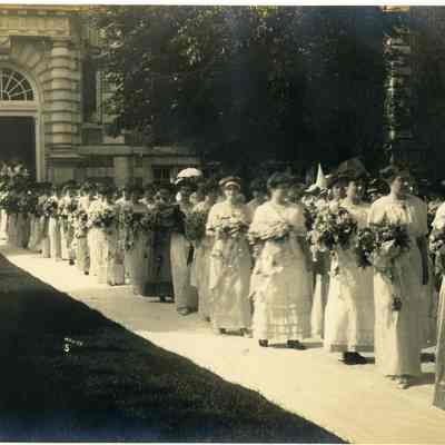 Vassar College graduation, procession, 1902