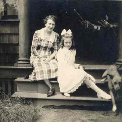 Bessie and Henrietta Morriss