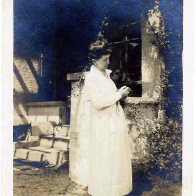 Annie Winter with dog