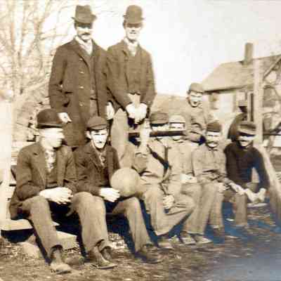 Workers on the Havemeyer Estate