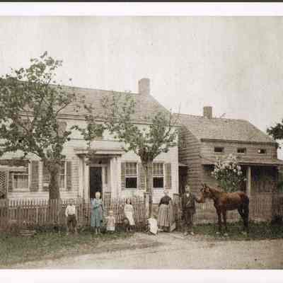 Crouter-Garrabrandt House with Crouter store attached