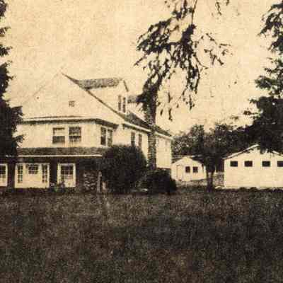 33 Fardale Road in Mahwah, NJ
