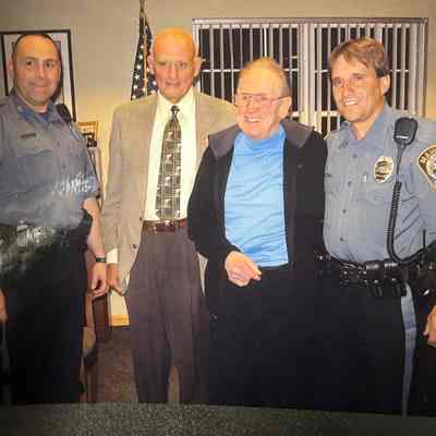 Les Paul with Officer Jim Wysocki